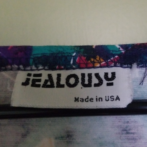 Long Sleeve Crop Top - Picture 3 of 5